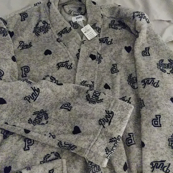 Pink Robe - Picture 3 of 5